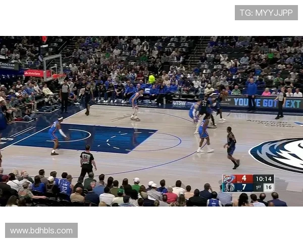 [NBA]伊森持球强突 篮下起飞双手暴扣.